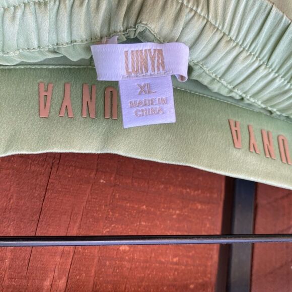 NWOT LUNYA Washable Silk Cami and pant Set in Ethereal Green Size XL - Picture 5 of 7